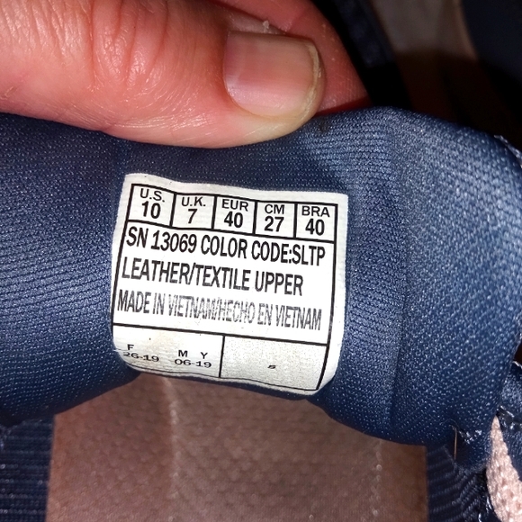 EUC SKETCHERS SIZE 10 lightweight BLUE AND BEIGE COLORS BRAND NEW memory Foam - Picture 7 of 11